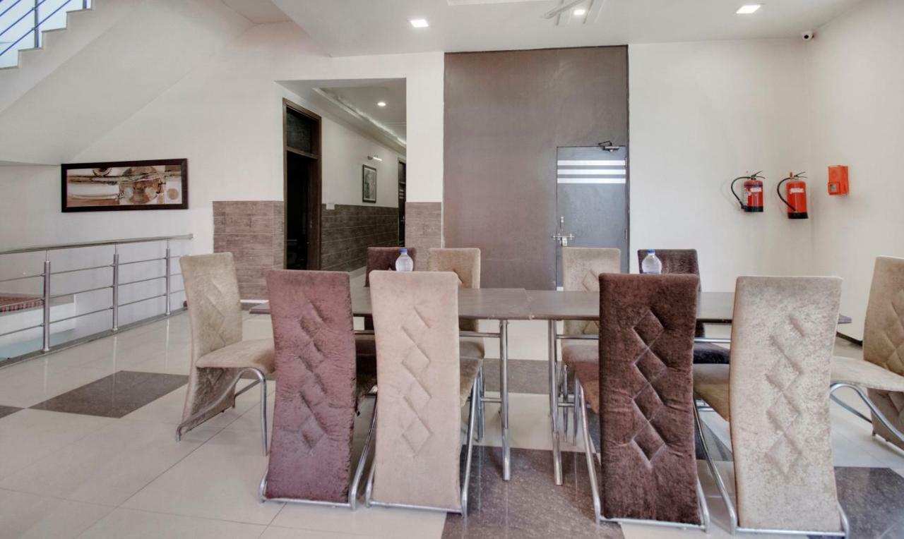 Itsy By Treebo - Royale Inn Meerut Exterior photo